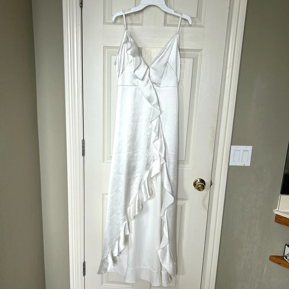 DRESS FORUM kelsey asymmetrical ruffle hem maxi dress in white 4 - Picture 4 of 12